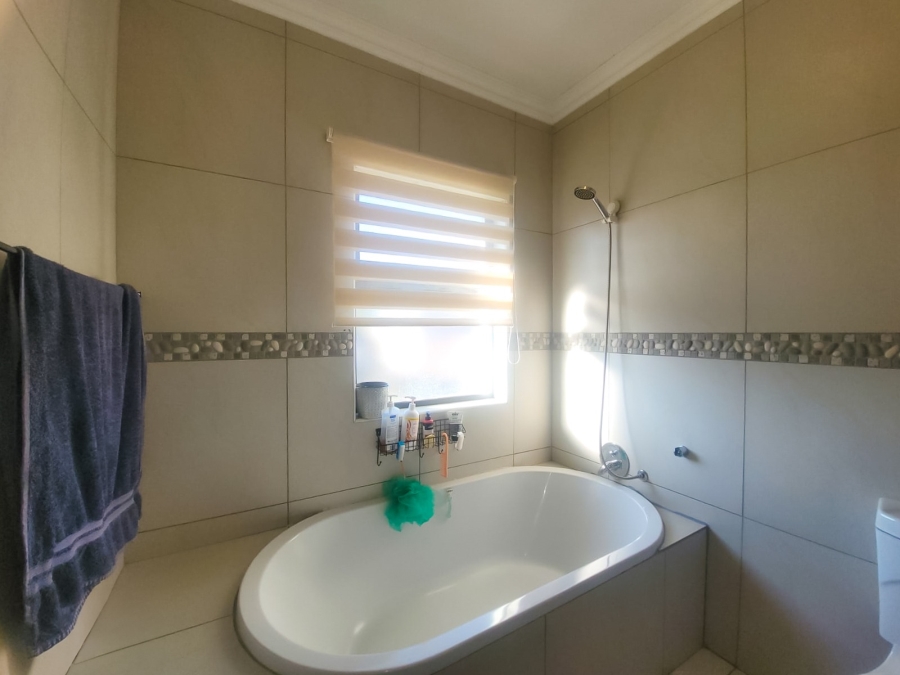 3 Bedroom Property for Sale in Van Der Hoff Park North West